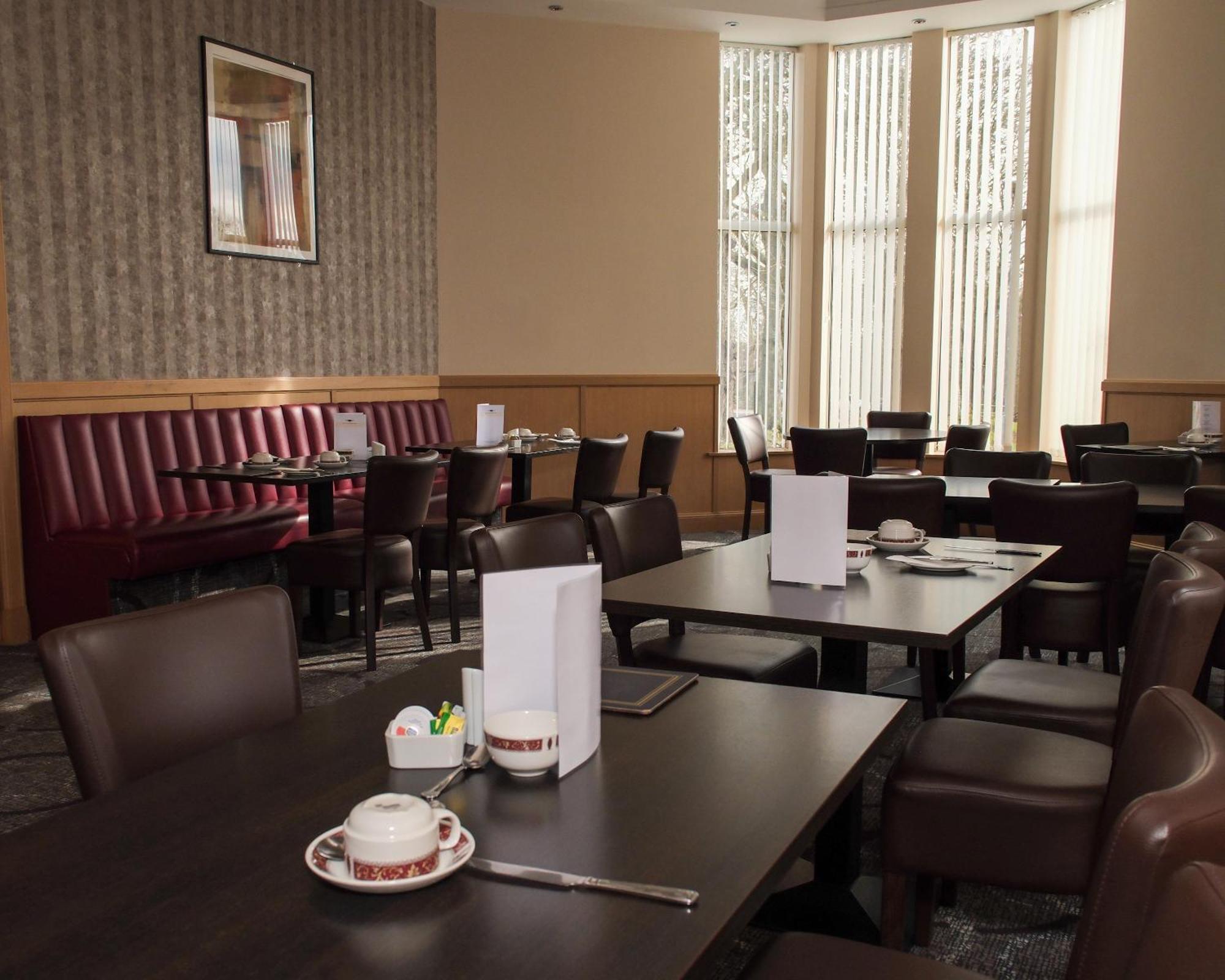 Station Hotel Ellon ภายนอก รูปภาพ