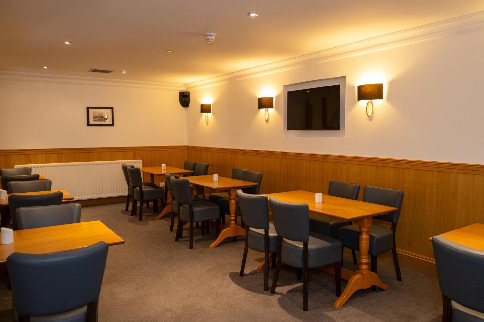 Station Hotel Ellon ภายนอก รูปภาพ