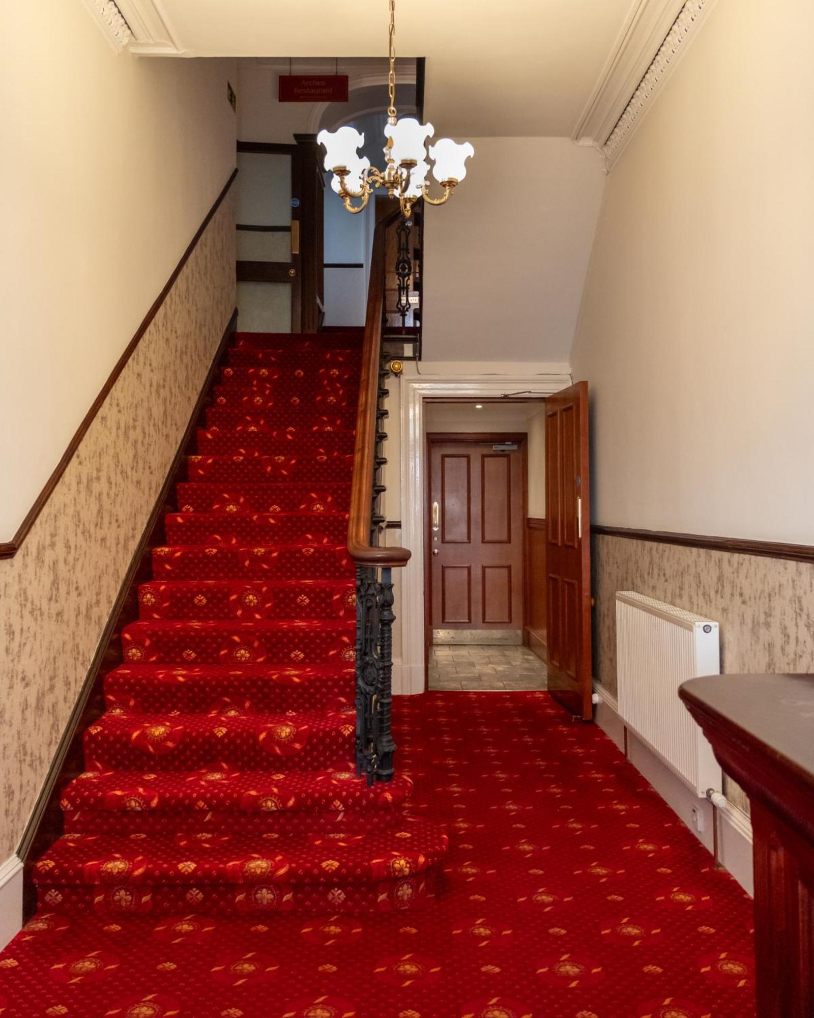 Station Hotel Ellon ภายนอก รูปภาพ