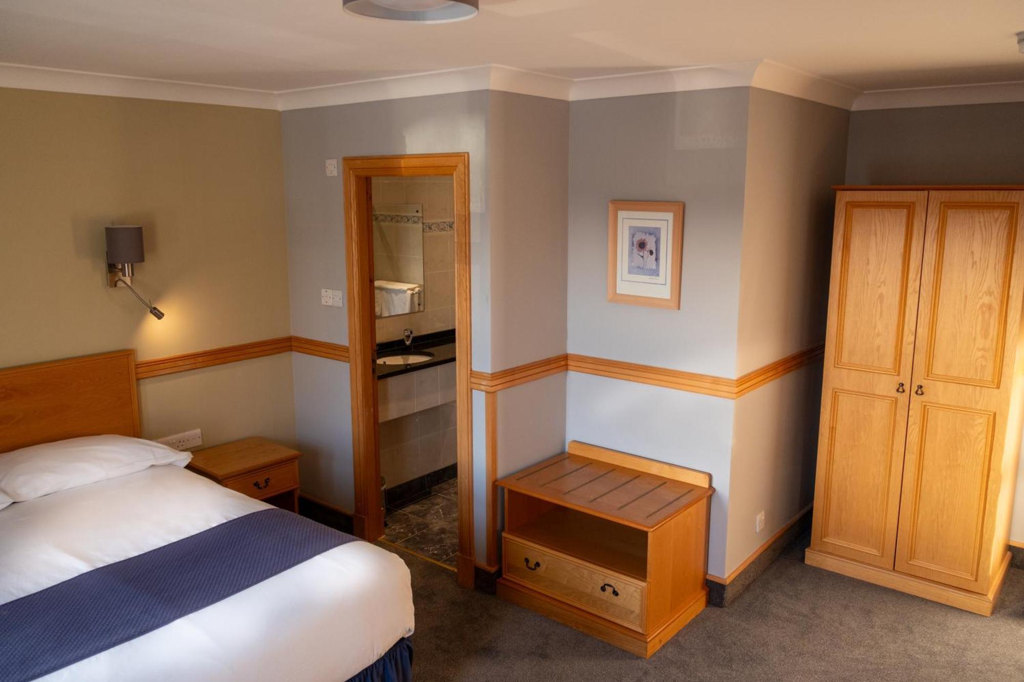 Station Hotel Ellon ภายนอก รูปภาพ