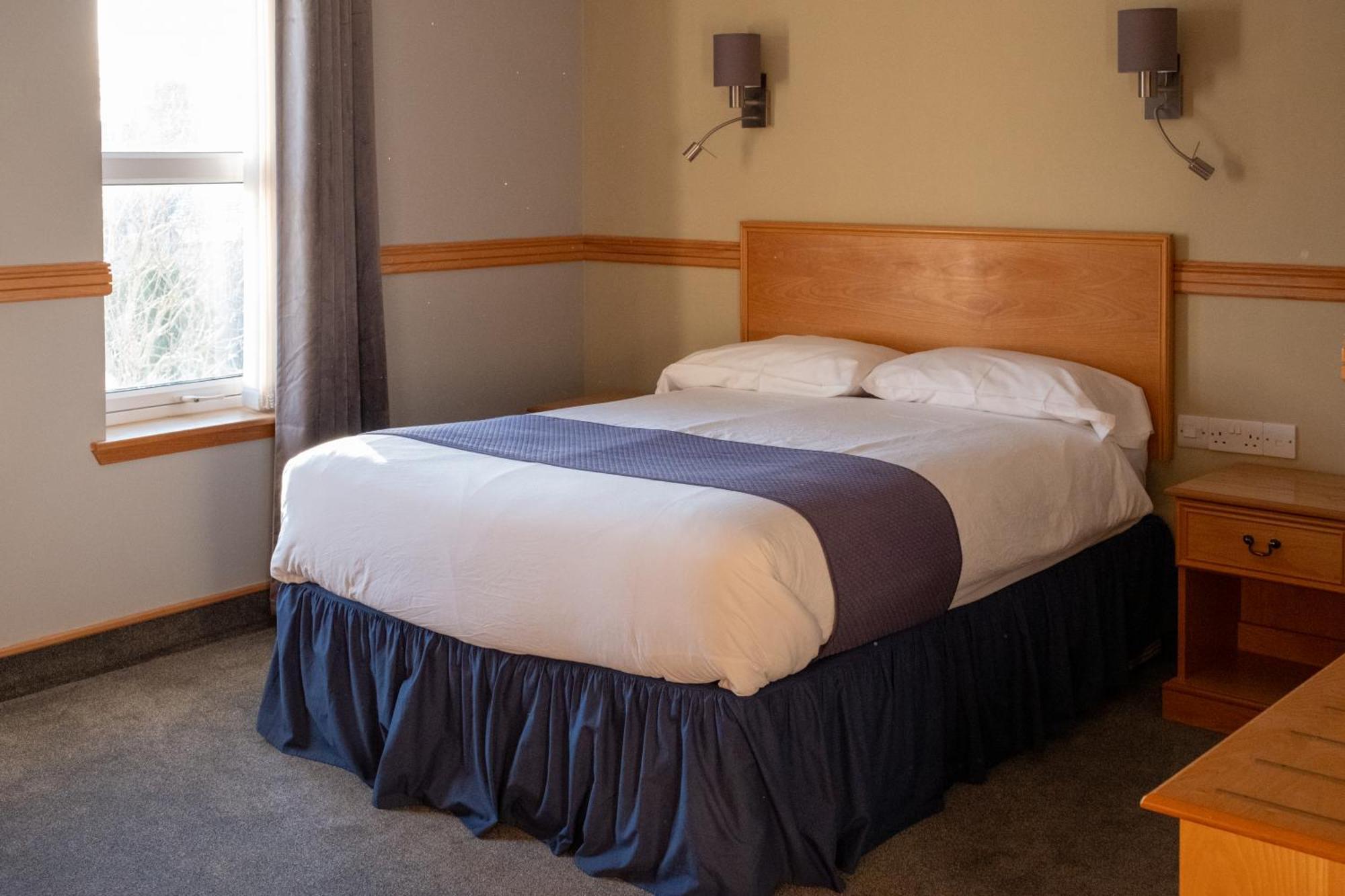 Station Hotel Ellon ภายนอก รูปภาพ