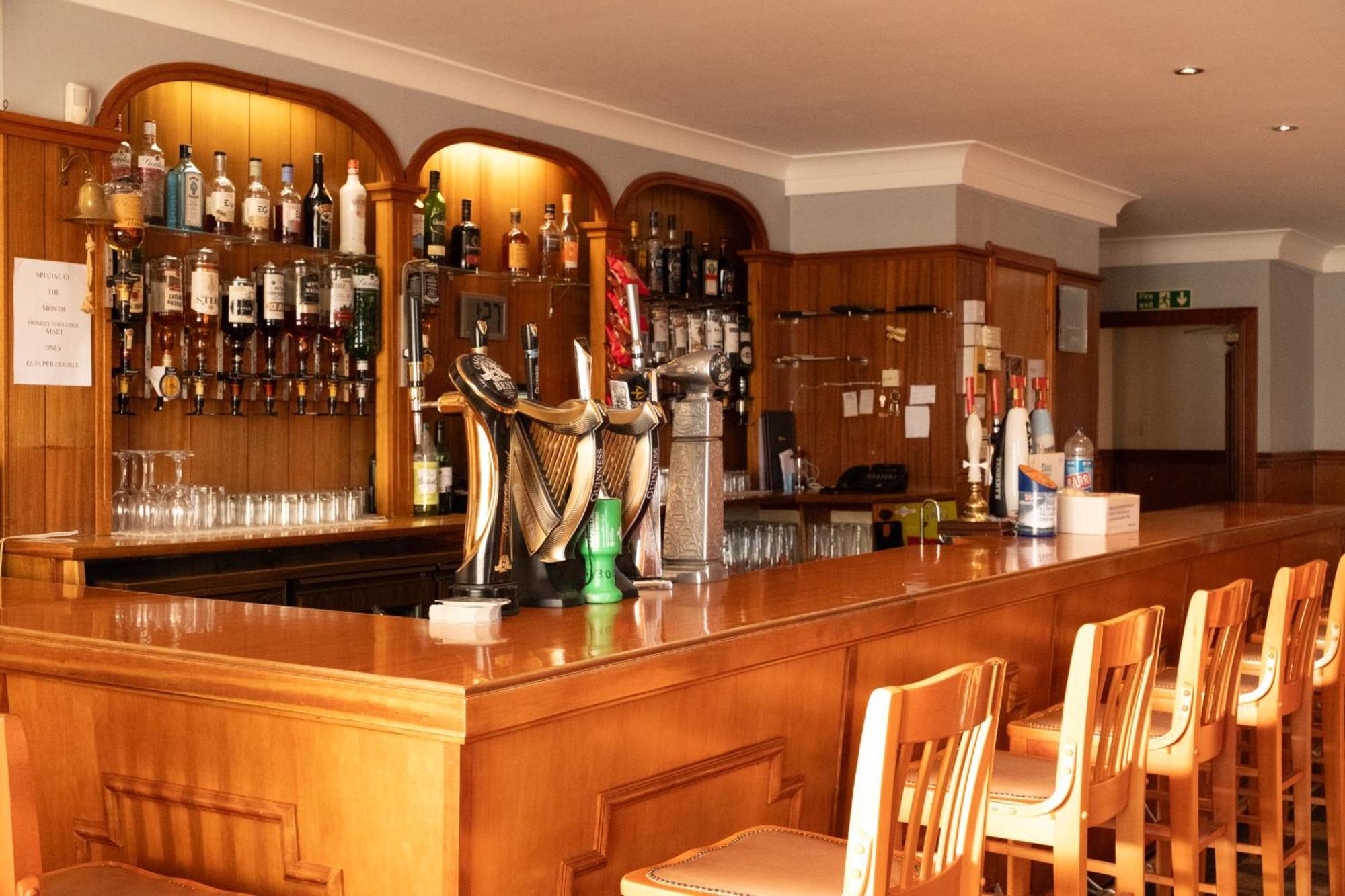 Station Hotel Ellon ภายนอก รูปภาพ