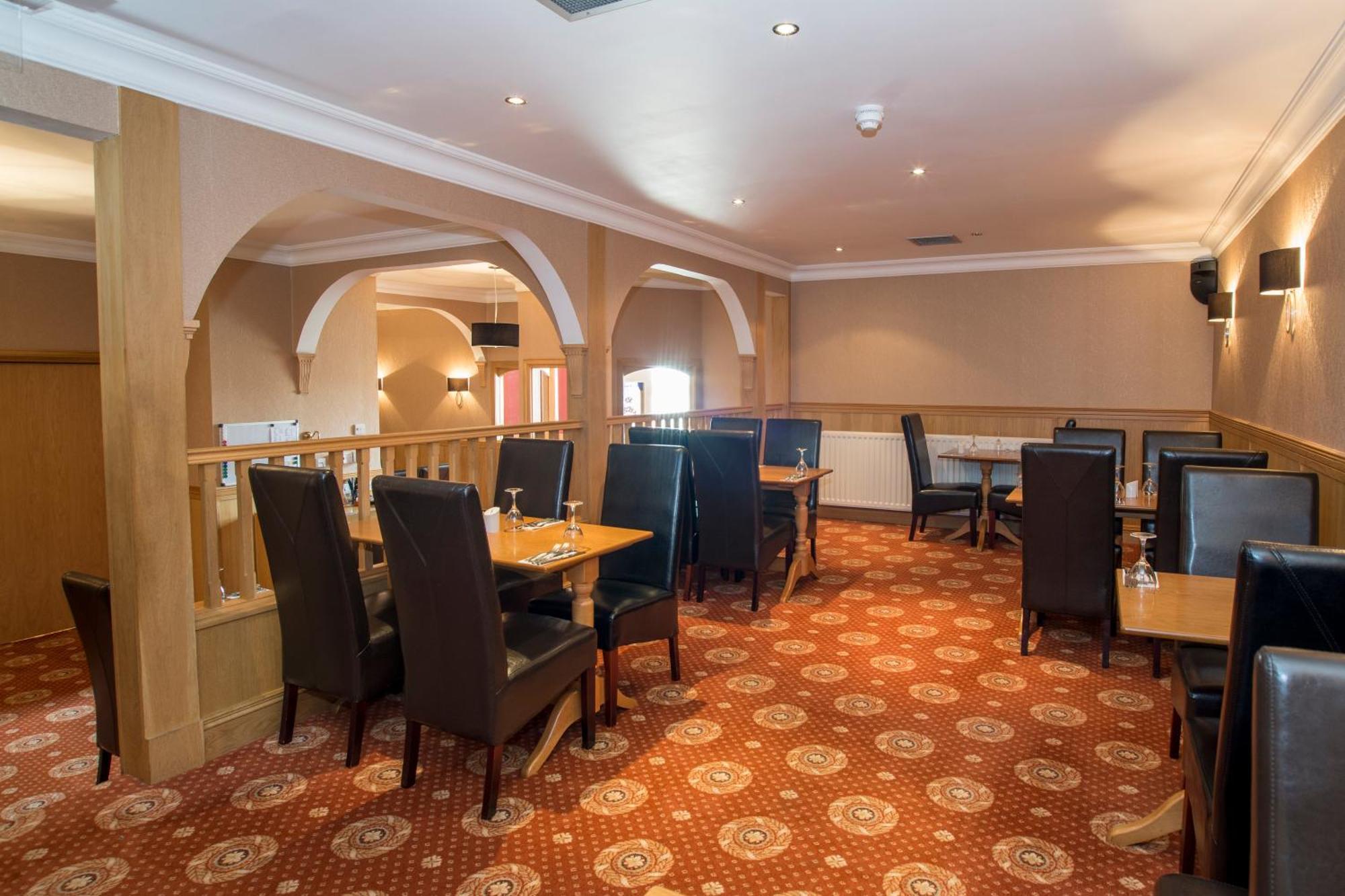 Station Hotel Ellon ภายนอก รูปภาพ